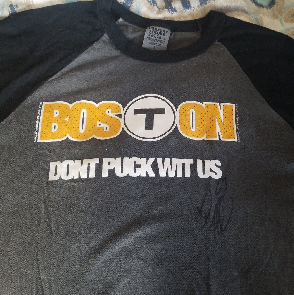 Boston Bruins Marchand Signed TShirt